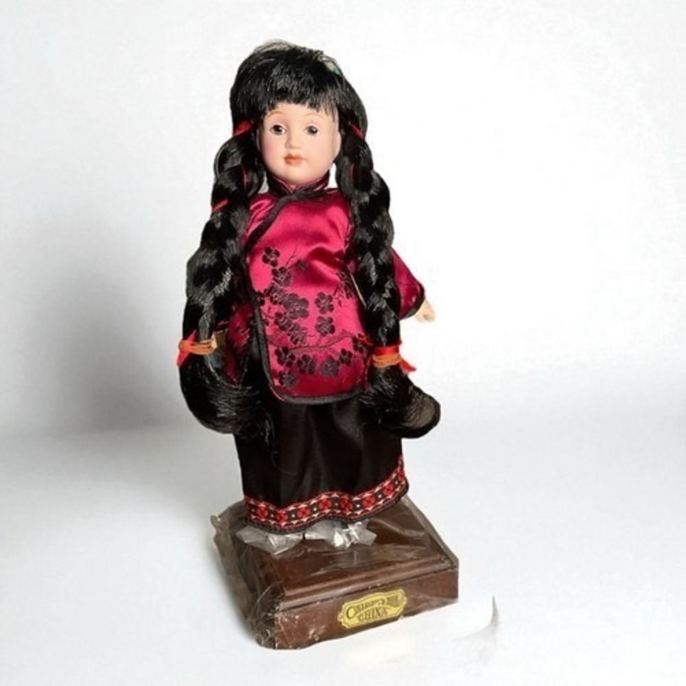NWOB Collector's Doll China Girl Doll Stand Collectible Red/Black 10" Taiwan